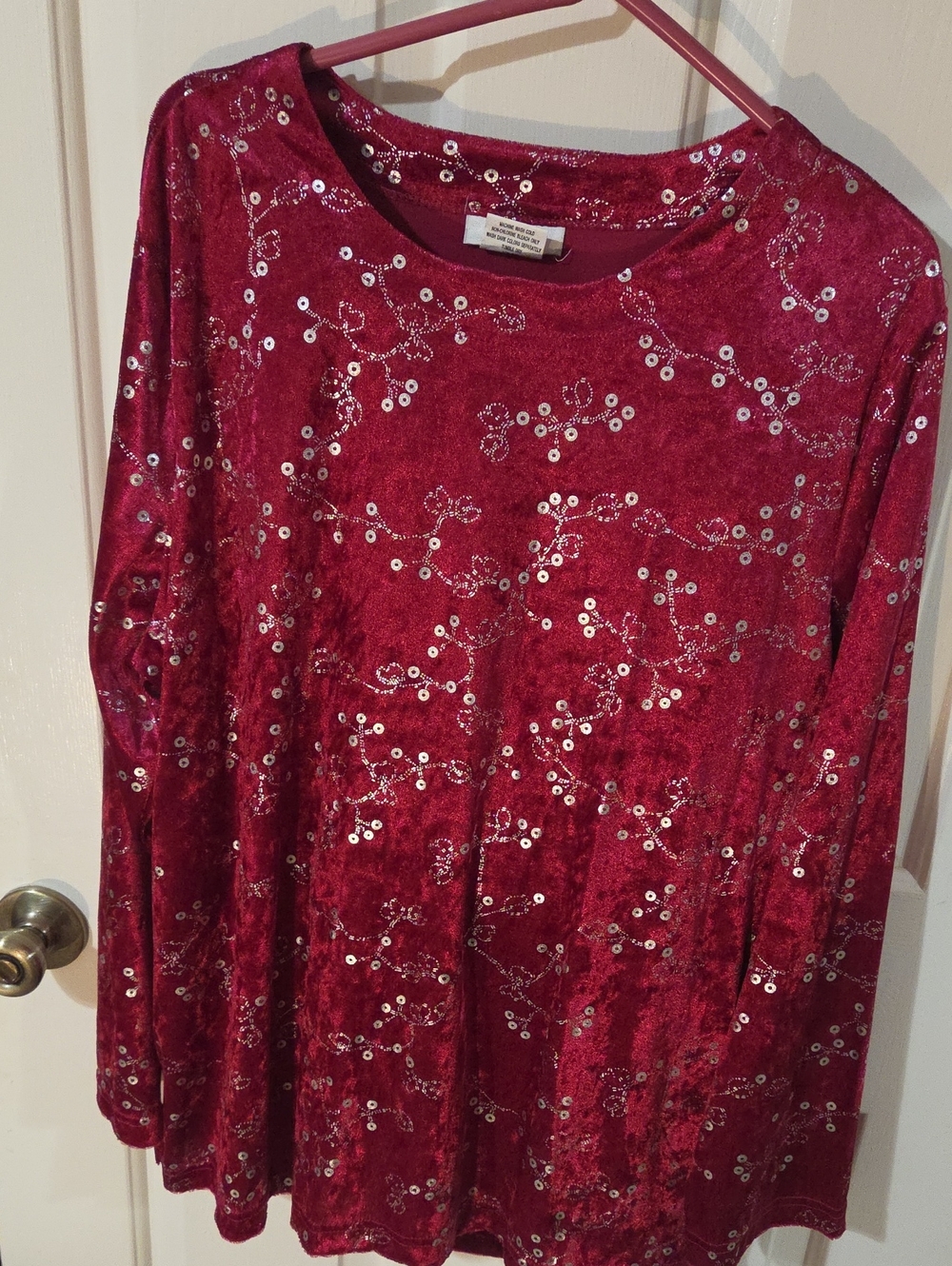 Women's Red Velvet  Long-Sleeve Pajama Top And Bottoms
